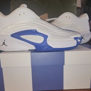 Jordan Athletic Shoes White and Blue